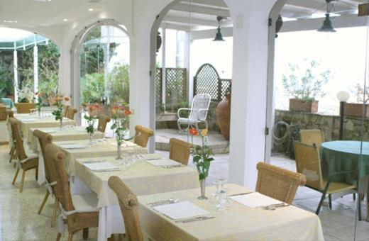מרינה סרה Hotel Il Vascello מראה חיצוני תמונה