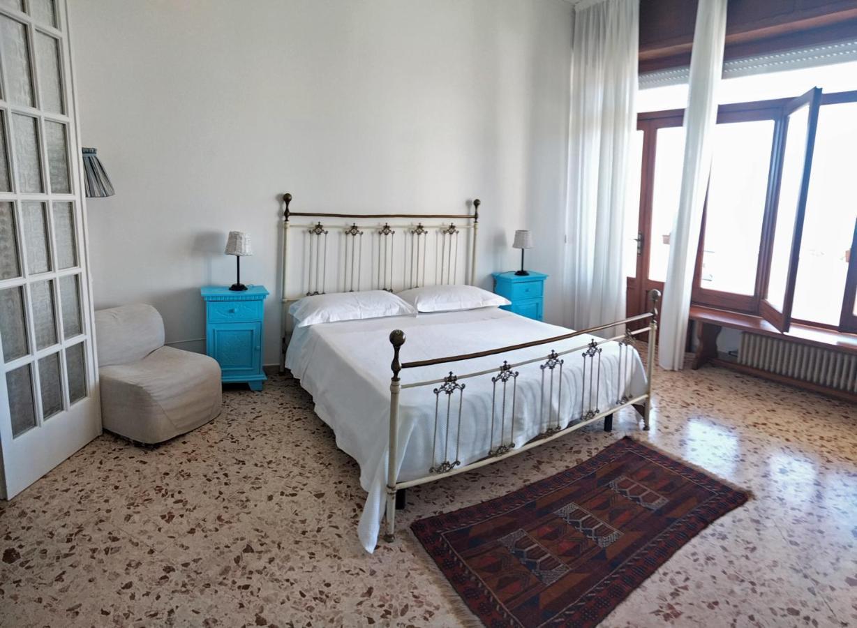 מרינה סרה Hotel Il Vascello מראה חיצוני תמונה