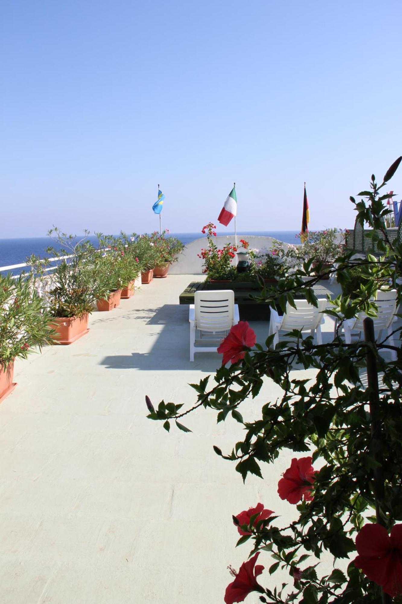מרינה סרה Hotel Il Vascello מראה חיצוני תמונה