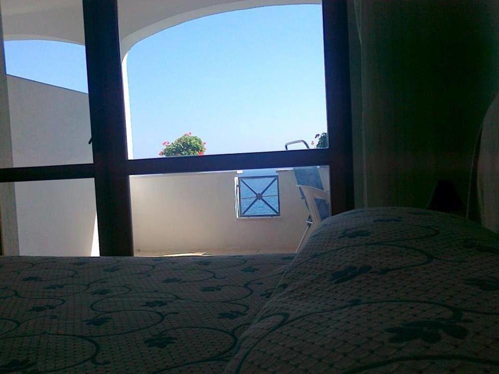 מרינה סרה Hotel Il Vascello מראה חיצוני תמונה