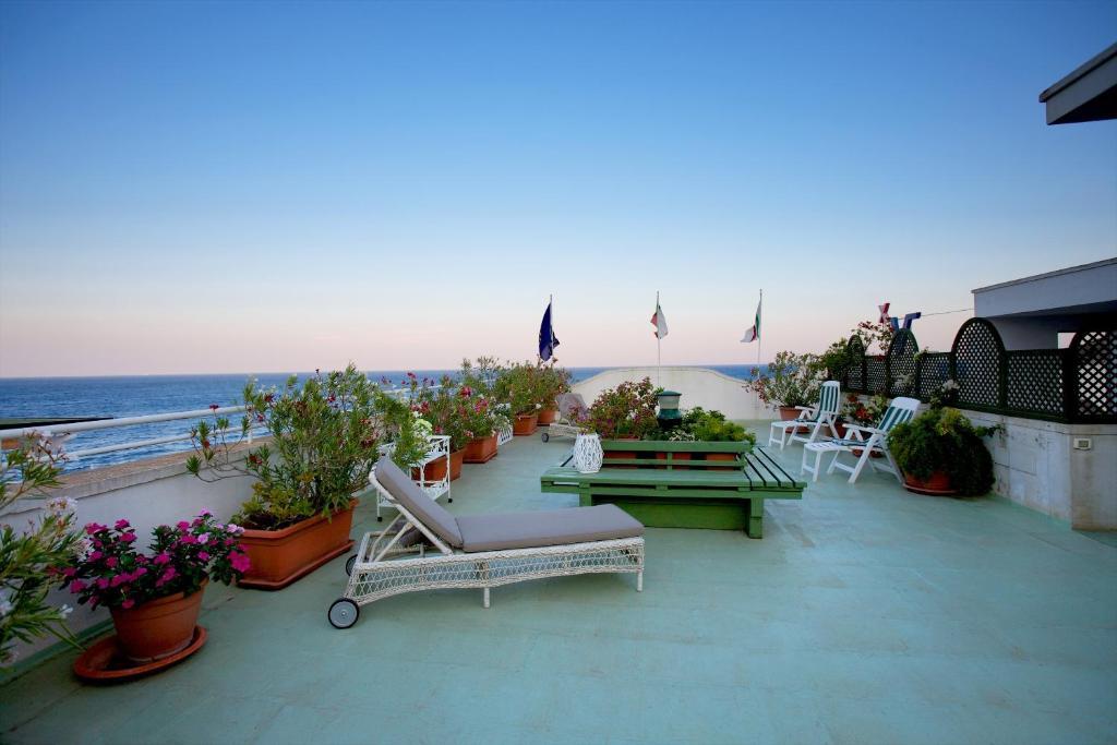 מרינה סרה Hotel Il Vascello מראה חיצוני תמונה